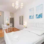 Apartment Kenova Old Town