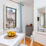 Kenova Old Town Apartment