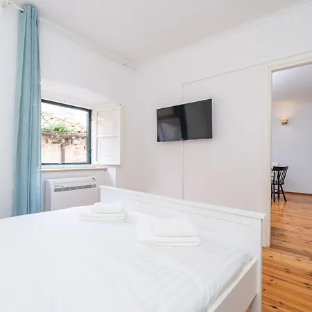 Kenova Old Town Apartment *