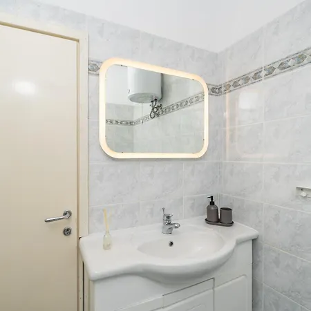 Kenova Old Town Apartment