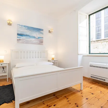 Apartment Kenova Old Town