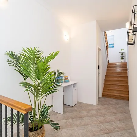 Kenova Old Town Apartment *