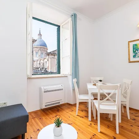 Kenova Old Town Apartment