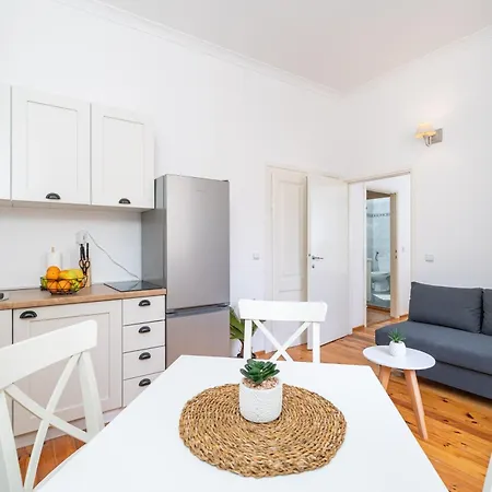 Kenova Old Town Apartment *