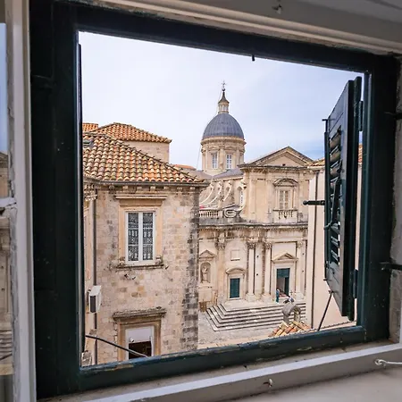 Kenova Old Town Apartment