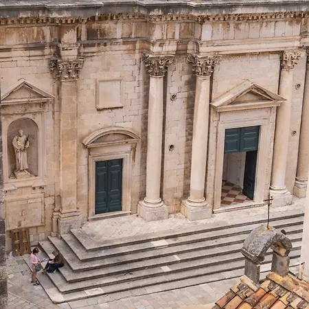 Kenova Old Town Apartment