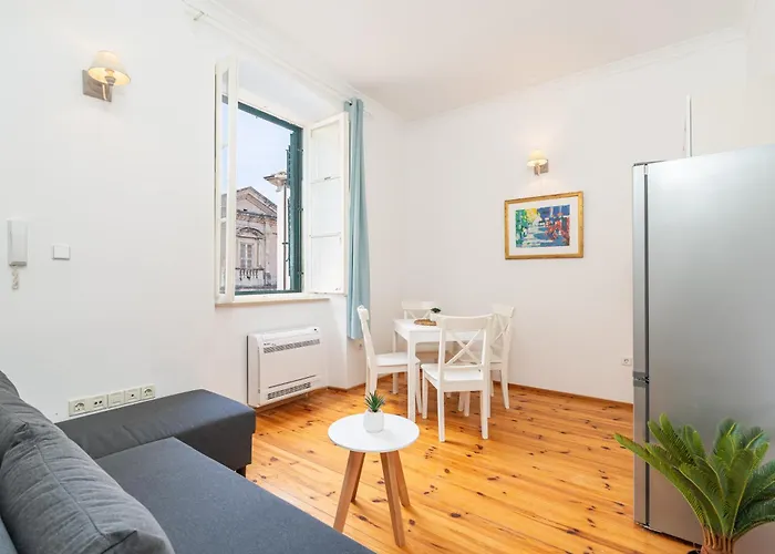 Kenova Old Town Apartment