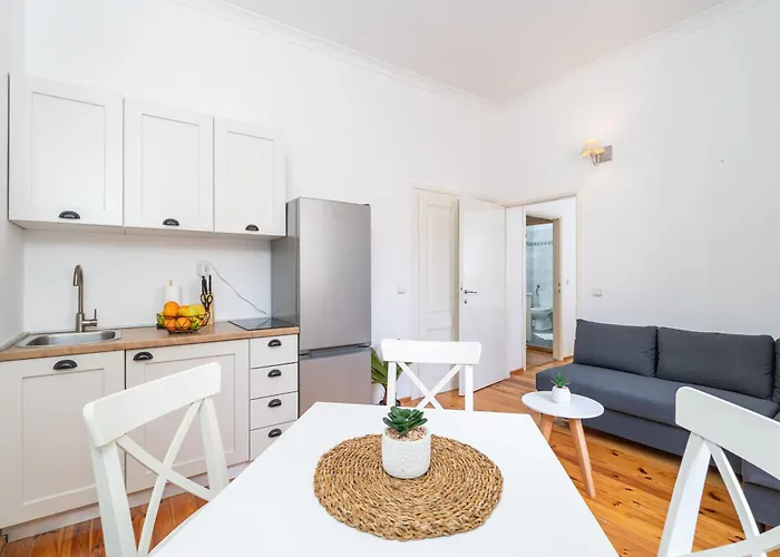 Kenova Old Town Apartment *